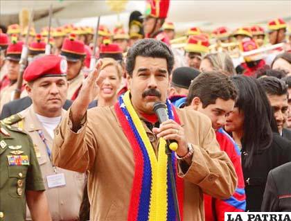 Presidente de Venezuela Nicolás Maduro, habla a su llegada a Santa Cruz para representar a su país en la Cumbre del G77+China