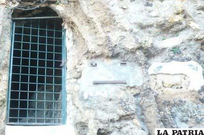 Descubren una placa conmemorativa en la Cueva de Cervantes de Argel