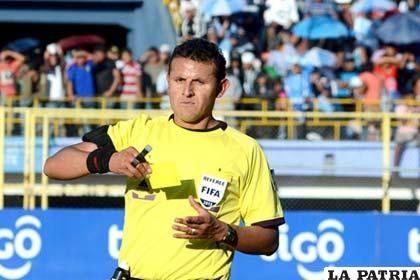 Gery Vargas es el único árbitro orureño FIFA 
