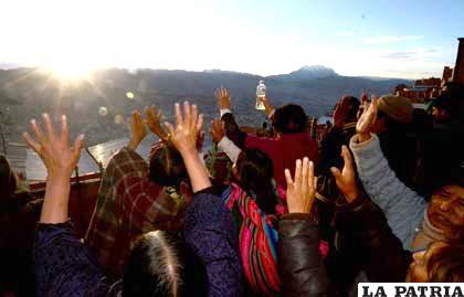 La población se concentró en diferentes centros rituales para recibir en año nuevo aymara