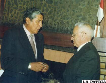 Edmundo Rocabado junto al director de LA PATRIA, Enrique Miralles (†)