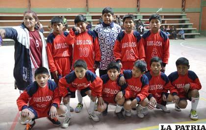 Jugadores del equipo de la Unidad Educativa Luis Llosa