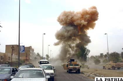 Al menos 69 personas murieron en los bombardeos aéreos contra las zonas de Al Ratba y Al Qaem