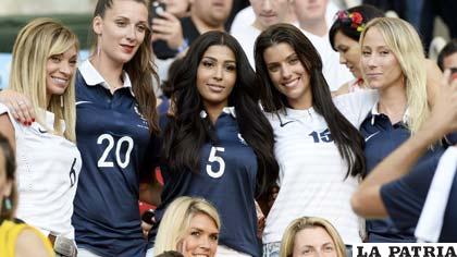 La afición femenina  de la selección francesa se adueñó de las cámaras