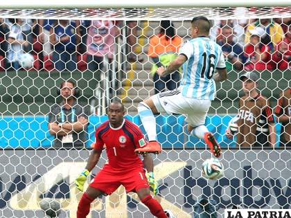 Marcos Rojo le da el gol de la victoria a la selección Argentina (3-2)
