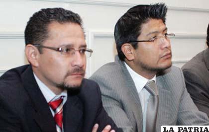 Fernando Rivera y Denis Rodas, ex abogados del Ministerio de Gobierno y acusados de ser parte de la red de Extorsión/ Foto archivo