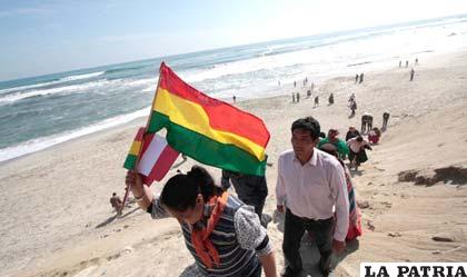Los bolivianos no renuncian a su anhelo de volver al mar