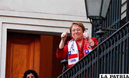 Michelle Bachelet le dio la bienvenida a la selección de Chile