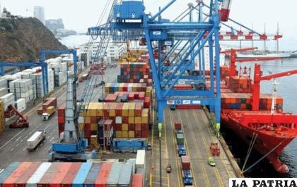Exportaciones bolivianas con destino a Europa a través del servicio marítimo