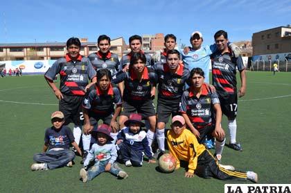 Los integrantes de la plantilla de Abogados 