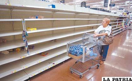 Panorama de un supermercado de Venezuela desabastecido