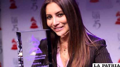 Myriam Hernández y su premio del Grammy Latino