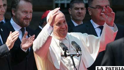 El Papa además dijo no más guerras en el mundo en su visita a Bosnia