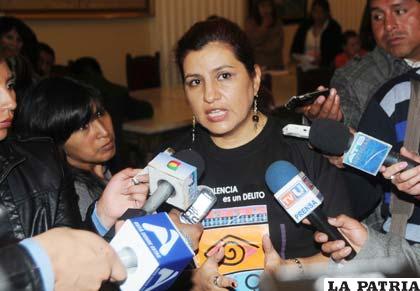 La ex diputada Rebeca Delgado en declaraciones a la prensa