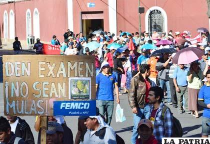 Exigen a los catedráticos rendir examen de competencia