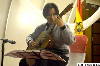 Héctor Osaky en su última presentación