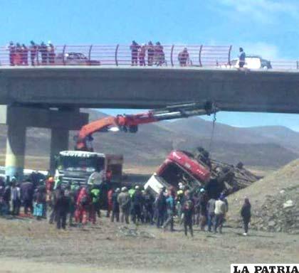 La escena del hecho de tránsito ocurrido en Patacamaya /La Patria