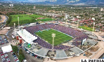 Estadio El Monumental de Santiago, alberga a 47.300 personas /eluniversal.com