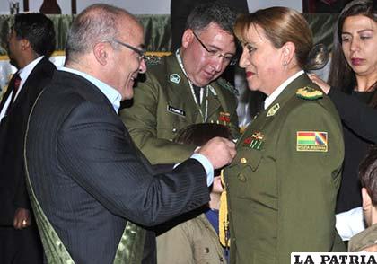 Generala Rosario Chávez, fue la tercera mujer en ascender a ese grado en la Policía /EL DEBER