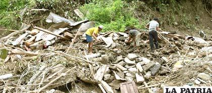 Deslizamientos de tierra en Nepal dejan muertos y desaparecidos /astrolabio.com.mx