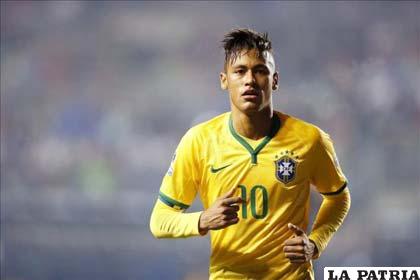 Neymay hizo el primero de Brasil y asistió para a Douglas Costa para la victoria de su equipo /copamaerica.com