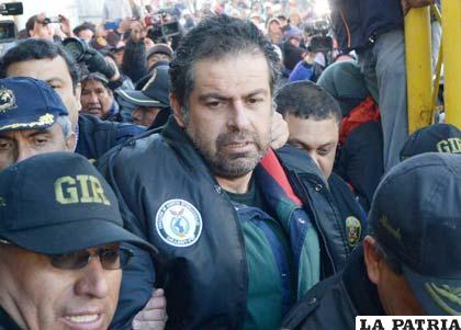 Martín Belaúnde cuando fue entregado al gobierno peruano /ABI
