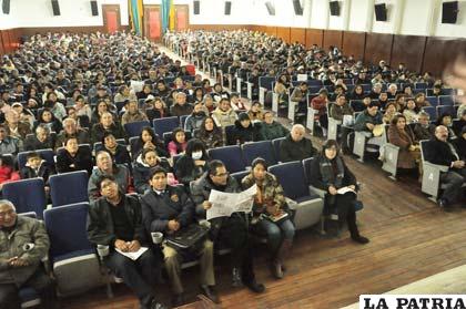 El Cine Gran Rex se abarrotó en pocos minutos