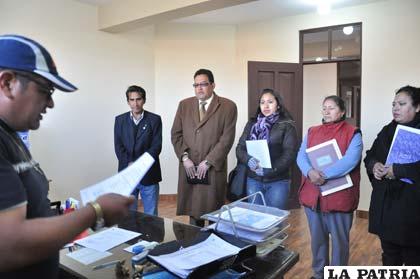 Directivos de la Asociación Municipal de Hockey Oruro