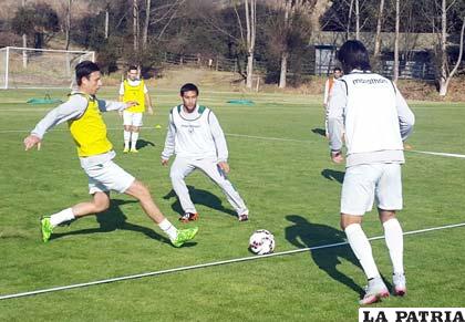 Un poco de fútbol en espacio reducido /APG