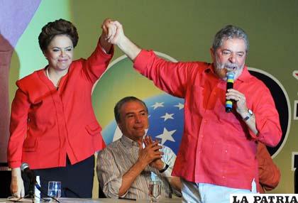 El ex presidente de Brasil, Lula, junto con la actual mandataria Dilma Rousseff /wikimedia.org