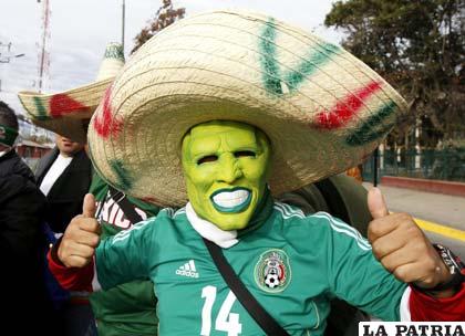 Hincha de la selección mexicana disfrazado de 