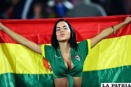 La boliviana que no pasa desapercibida en los estadios de 
Chile /as.com