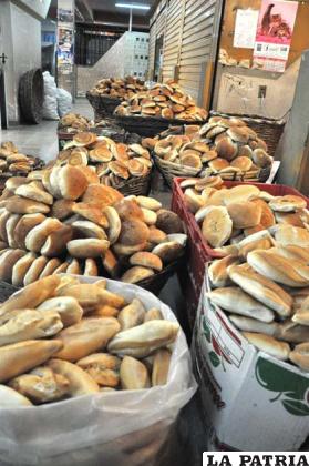 Trabajadores afirman que es un atentando a la economía subir el precio del pan