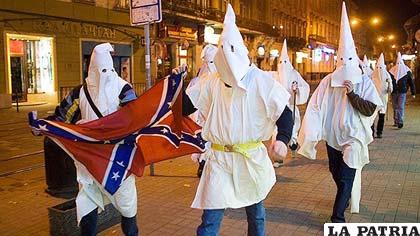El Ku Klux Klan recluta gente en Estados Unidos /radioestado32.blogspot.com