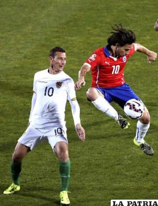 Escobar jugó contra Chile /AS.COM