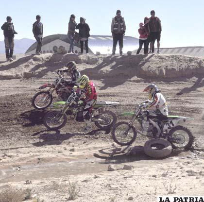 50 años del motociclismo deportivo en Oruro