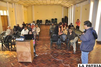 Curso taller donde se habló sobre la problemática de vivienda