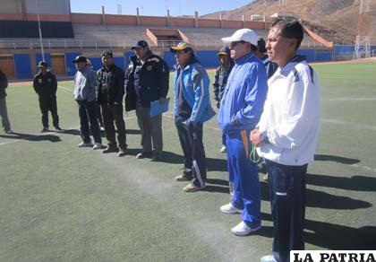 Durante la presentación del cuerpo técnico ayer en Huanuni