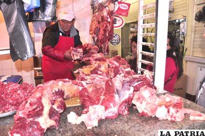 Carniceros amenazan con desabastecimiento de sus productos /Foto archivo
