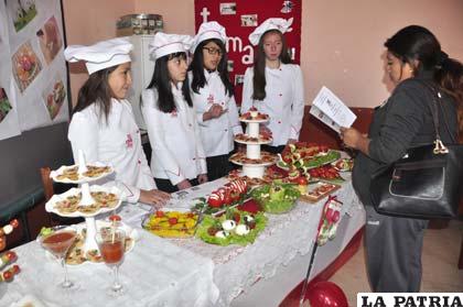 Estudiantes explicaron las bondades de los alimentos de la región andina
