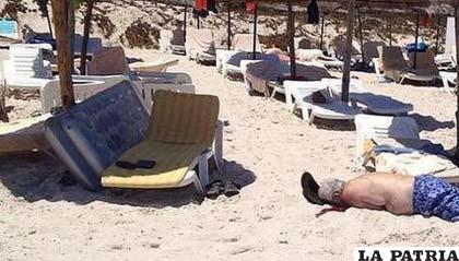 Matanza en una playa de Túnez dejó más de una veintena de muertos /lavoz.com.ar