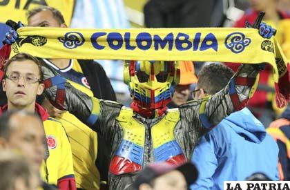 Buena iniciativa del hincha colombiano para alentar a su selección /as.com