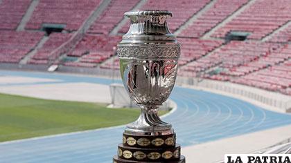 El trofeo de la Copa América, que desde hace cien años es disputada /telemaryucatan.com