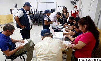 Mañana se realizarán las elecciones presidenciales en Perú /cdn.latribuna.hn