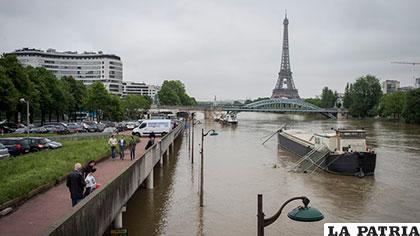 Las aguas del Sena causaron zozobra en la capital francesa /lavozdegalicia.es