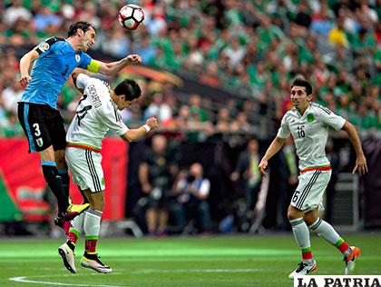 Godín,de cabeza, anotó el descuento para Uruguay /AS.COM