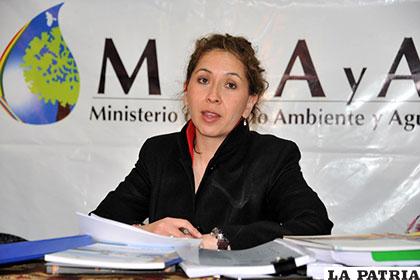 La ministra de Medio Ambiente y Agua, Alexandra Moreira /elchacoinforma.com
