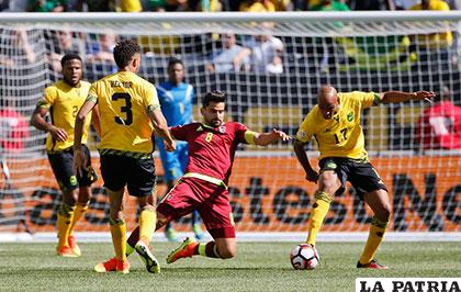 El partido fue bastante trabado y brusco, salió expulsado Austin