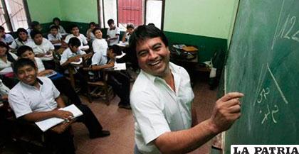 Ser maestro es una profesión que debe nacer del corazón /ELDEBER.COM.BO
