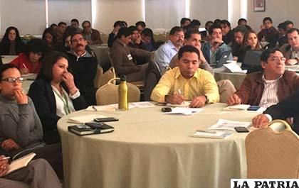 Seminario Experiencias Latinoamericanas de Ecosistemas de Apoyo al Emprendimiento se realiza en Cochabamba /ANF